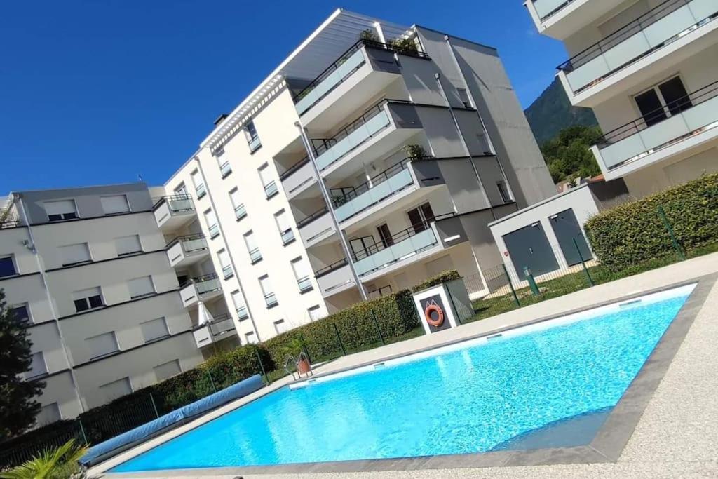 Superbe Appartement En Residence Avec Piscine. Альбервиль Экстерьер фото